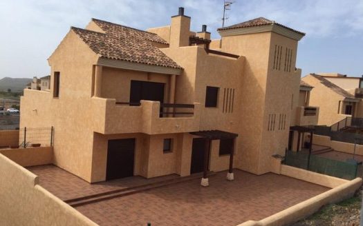 Precioso chalet en Amarilla Golf