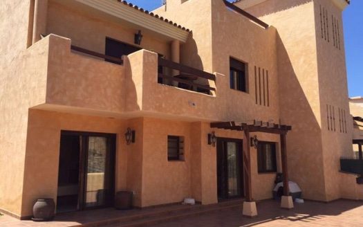 Precioso chalet en Amarilla Golf