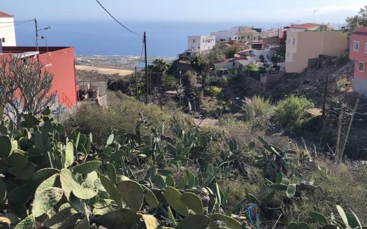 Solar urbano con casa antigua en Tejina, Guia de Isora