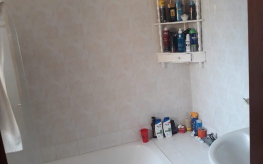 Adosado en Piedra Hincada