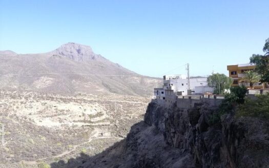 Solar urbano edificable en Adeje